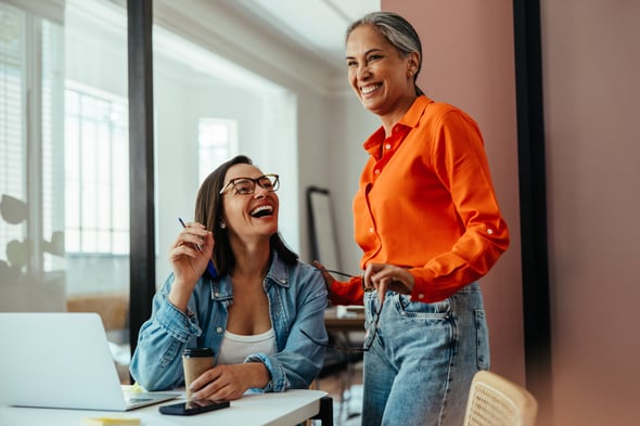 Twee vrolijke collegas 2